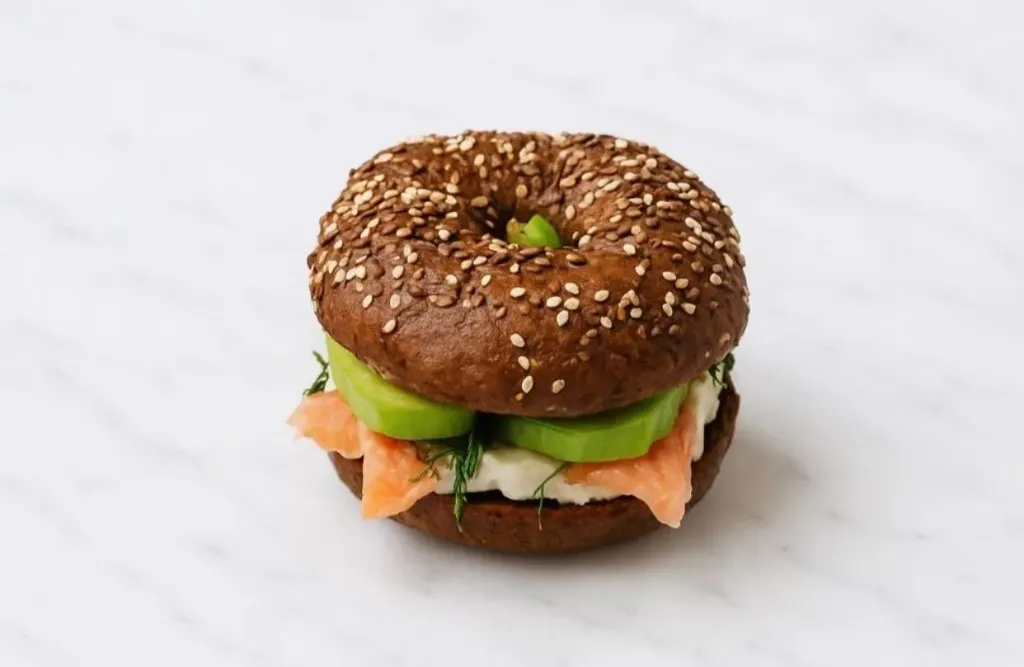 Smoked salmon bagel